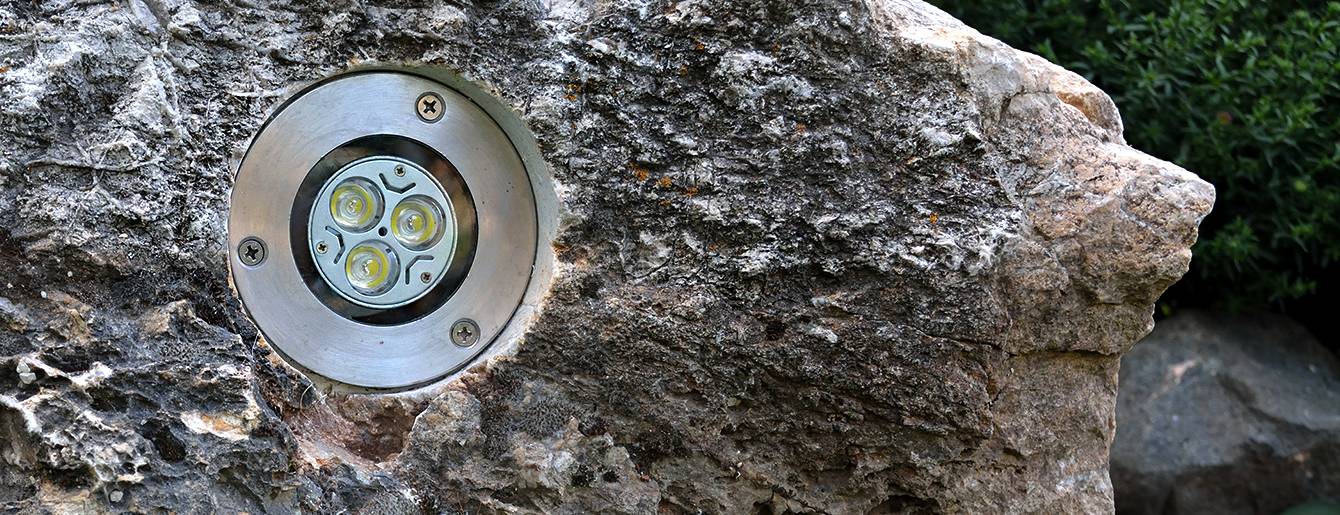 Natural stone for landscape lighting